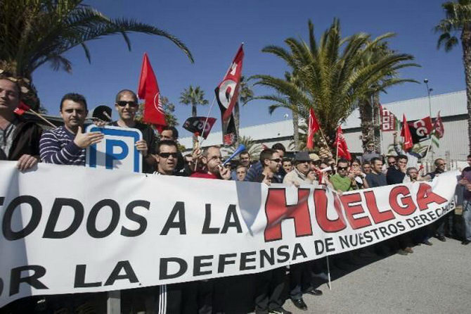 Los trabajadores de Torraspapel inician esta noche una segunda jornada de huelga por el deterioro de sus condiciones laborales