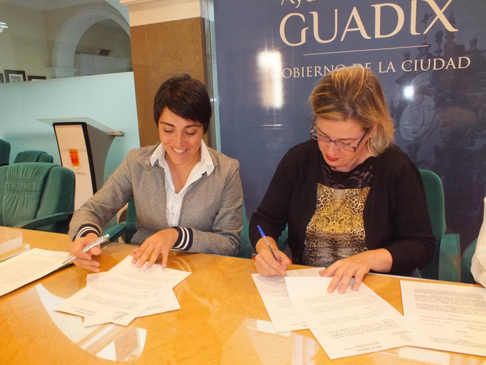 Guadix se une a la red de municipios del Programa Andaluz en Defensa de la Vivienda de la Junta