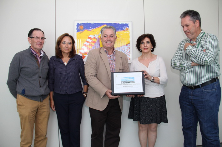 Entrega del Inventario de de Edificaciones en Suelo No Urbanizable al municipio de Huétor Santillán.