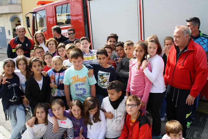 Los Cuerpos de Seguridad de Motril ofrecen una charla sobre autoproteccin a alumnos del colegio pblico San Antonio 
