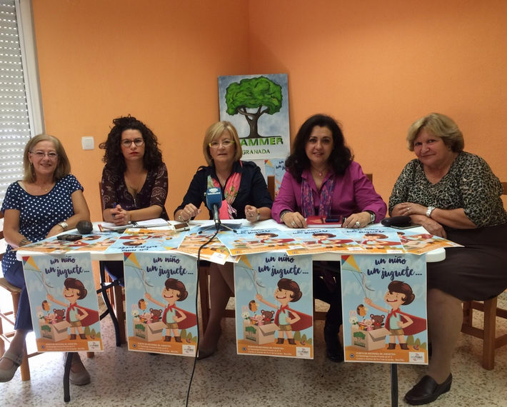 Afammer Granada presenta su campaa  un nio un juguete
