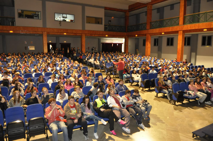 La Junta forma a más de 6.000 jóvenes en Granada para prevenir los accidentes de tráfico a través del programa ‘Sobre ruedas’