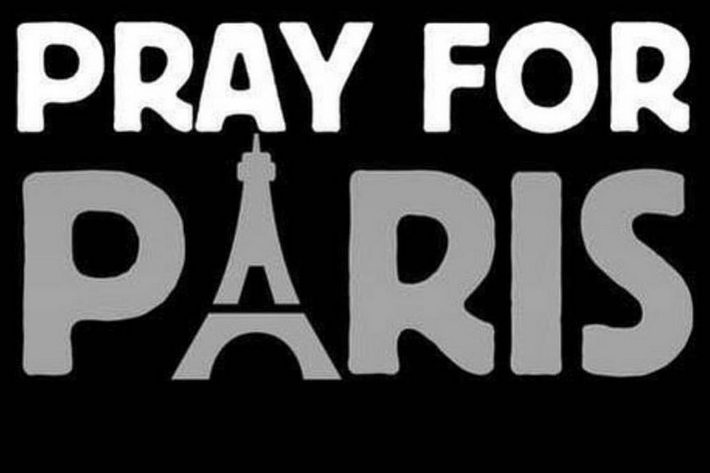Almuñécar reza por Paris y expresa su solidaridad con Francia y la ciudad hermanada Livry Gargan