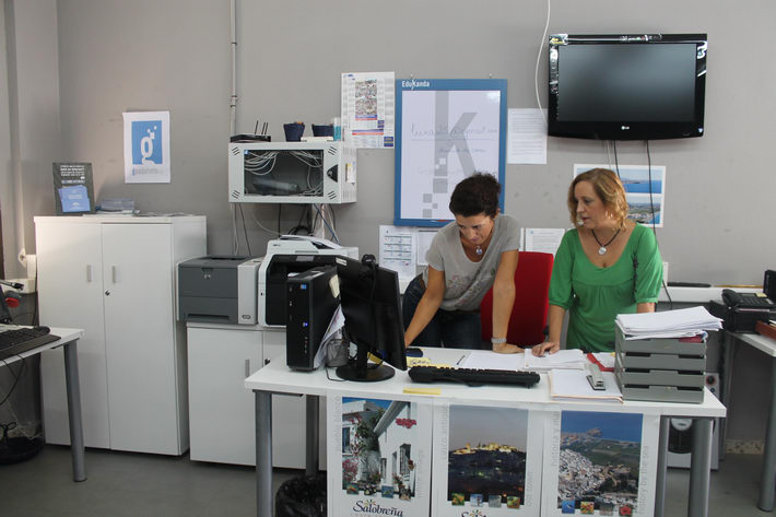 El centro guadalinfo de la villa acoge talleres  destinados a mejorar la ‘digitalización de las PYMES’ 