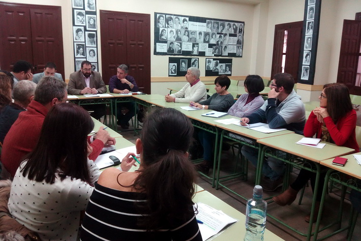 La Red de Educaci�n Permanente asegura el acceso a la oferta formativa en las localidades m�s alejadas de la zona Norte 