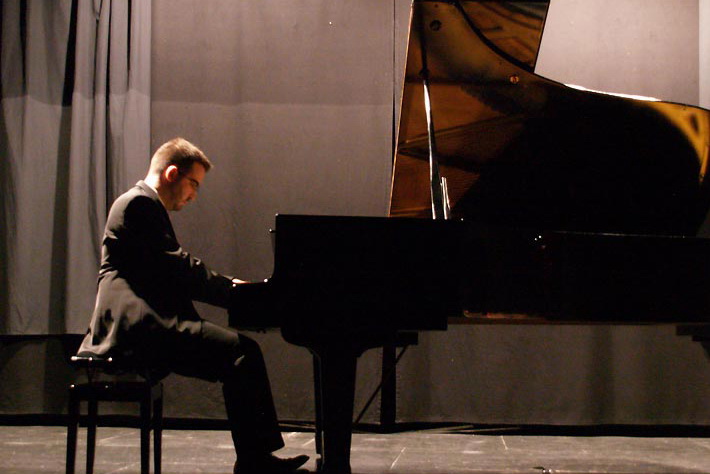 El pianista Eduardo Hernández Vázquez ofrece un concierto solidario a favor de la Fundación Amaranta 