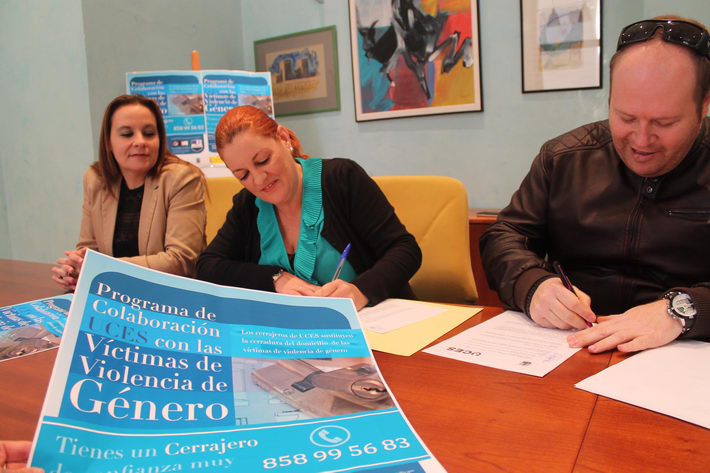Salobreña, primer municipio granadino en ofrecer el cambio de cerradura gratuito a mujeres víctimas de violencia