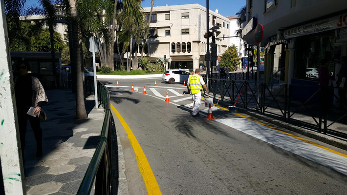 Comienza en la localidad sexitana una campaa de sealizacin viaria 