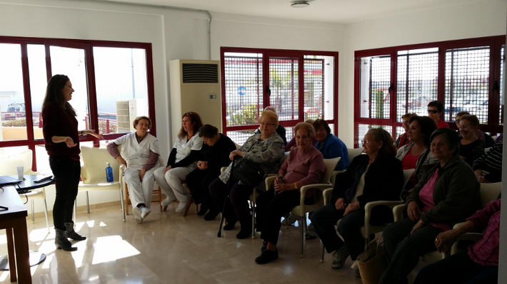 El ayuntamiento organiza las cenas de navidad y fin de año en compañía para mayores que estén solos