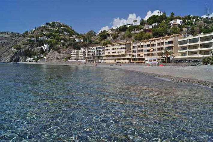 La Polic�a Local de Almu��car detiene a vecino como presunto autor de robo  al sorprenderlo en el interior de una vivienda 