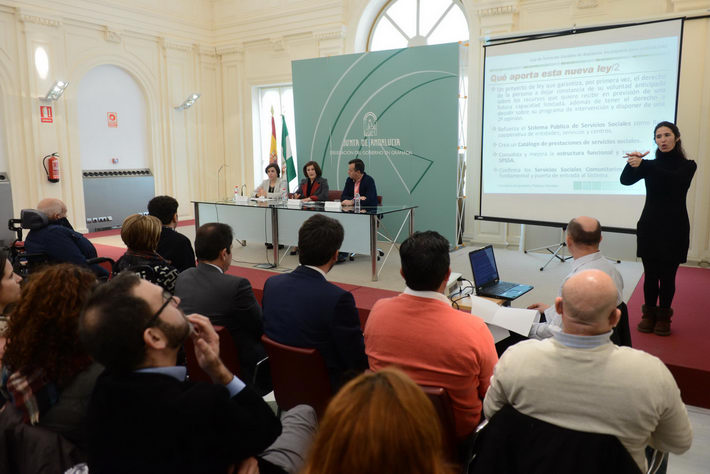 Sánchez Rubio destaca que la nueva Ley de Servicios Sociales mejorará la calidad de atención y blindará las competencias municipales en esta materia
 