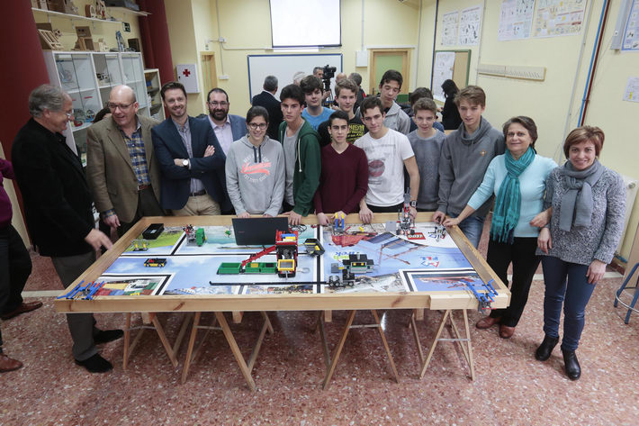 La Junta anima a centros de enseñanza de Granada, Jaén y Málaga a divertirse con la ciencia en la First Lego League