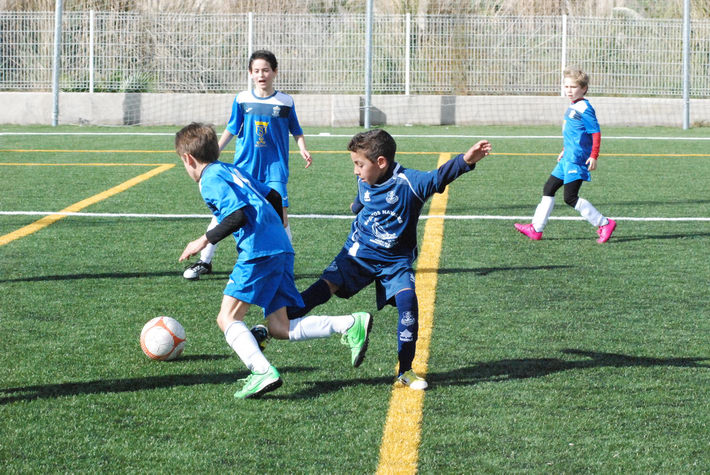 El Puerto de Motril Club de F�tbol se consolida en el liderato de Tercera s�nior