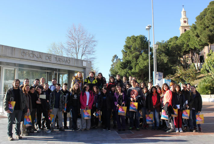 Alumnos de Biologa de la Universidad Autnoma de Madrid se interesan por los proyectos e iniciativas del sector pesquero motrileo