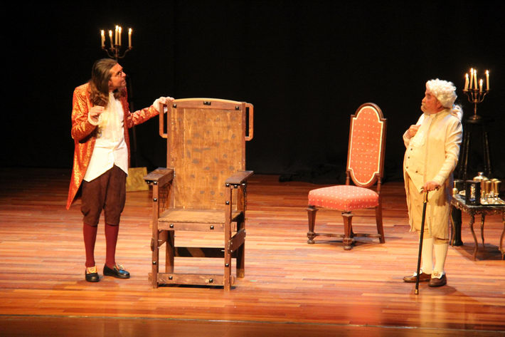 Silvio Rivas y Juanon Miguel tuvieron una actuación brillante en la interpretación de la obra “El veneno del teatro”. 