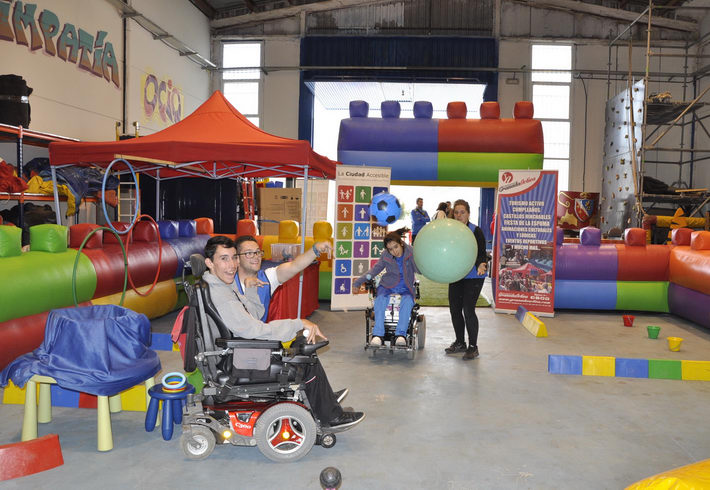 El ocio de �hinchables� sit�a a Granada como referencia en la apuesta por la inclusi�n en el juego infantil