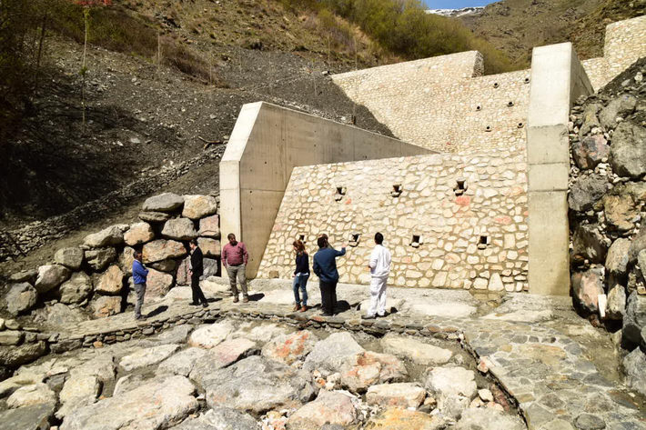 Medio Ambiente destina 2,5 millones a la construcci�n de seis diques contra deslizamientos en la Alpujarra.