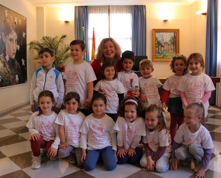 El Ayuntamiento de Motril abre sus puertas a los escolares con motivo de la XXXV edici�n de la Feria del Libro