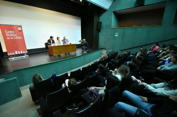 La Junta celebra el D�a Internacional del Libro con homenajes al autor del a�o 2016 Antonio Gala y Miguel de Cervantes