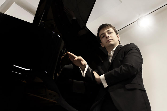 El pianista Raúl Canosa dará hoy un concierto en la Casa de la Cultura de Almuñécar