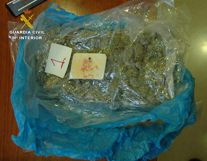 La Guardia Civil detiene en Car a un individuo por traficar con marihuana mediante envos postales
