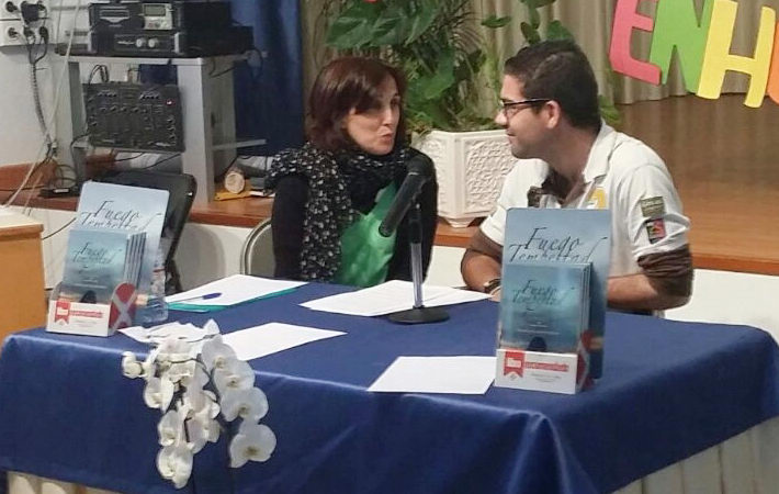 Gerardo González presentó su libro “Fuego y Tempestad” en el IES Antigua Sexi de Almuñécar 