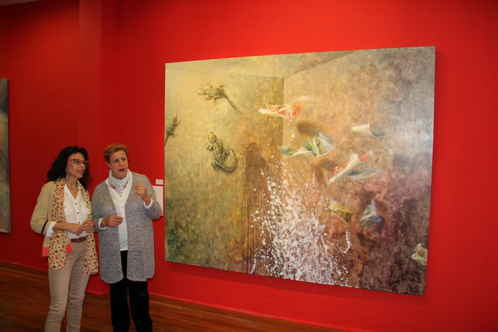 La  Casa de la Cultura de Almuñécar acoge la muestra pictórica “Vervesos” de la artista granadina Elena Laura 
