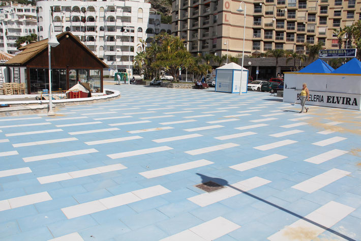 Almuñécar ultima las obras de mejoras de un tramo del paseo San Cristóbal