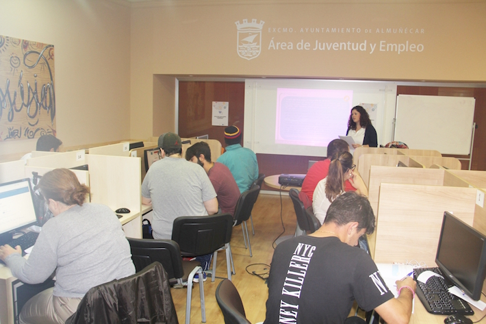 Almu��car acoge dos cursos para mejorar  habilidades y  formaci�n digital