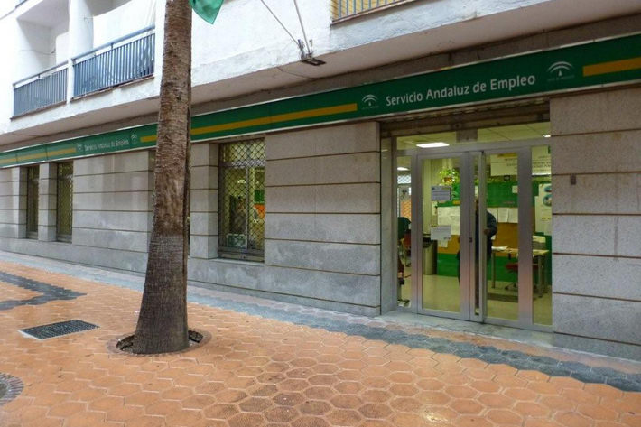 Los 2.794 desempleados menos en Granada en mayo no esconden el drama de quienes siguen en paro y sin prestación