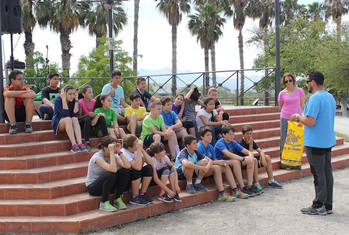 300 escolares de Motril participan en una plantación en el Parque de los Pueblos de América con motivo del Día Mundial del Medio Ambiente