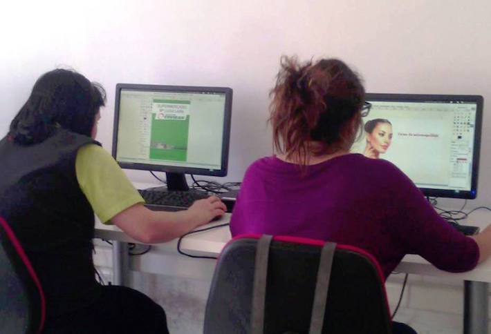 Guadalinfo facilita formación TIC e idiomas a hosteleros y empresarios de Torrenueva para fomentar el turismo 