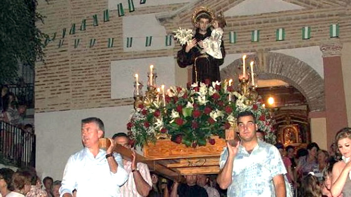 Lobres a punto para el inicio de sus fiestas en honor a su patrón, San Antonio.