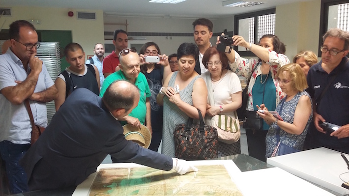  M�s de un centenar de personas disfrutan de los recorridos ofertados para celebrar el D�a Internacional de los Archivos 
