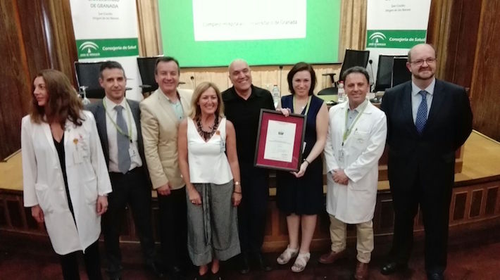 El Complejo Hospitalario Universitario de Granada recibe el certificado ‘Empresa Saludable’ por implantar programas de mejora de la salud y bienestar de sus profesionales