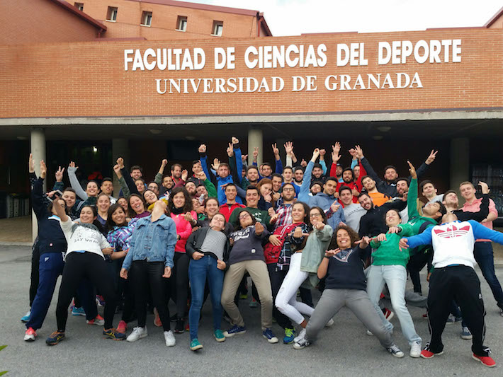 Un profesor de la UGR utiliza la película “Matrix” para impartir su asignatura y mejorar la condición física de sus alumnos
 
 