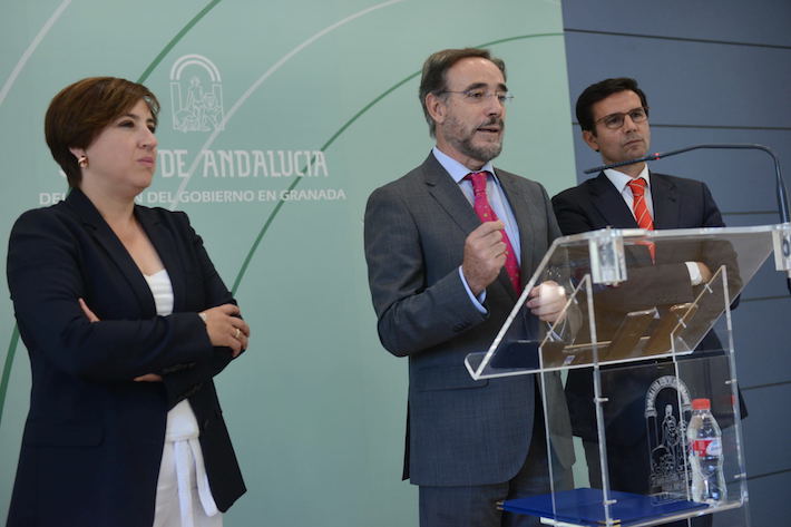 La Junta acuerda con los ayuntamientos flexibilizar el calendario de sus aportaciones a la inversión en el Metro de Granada
