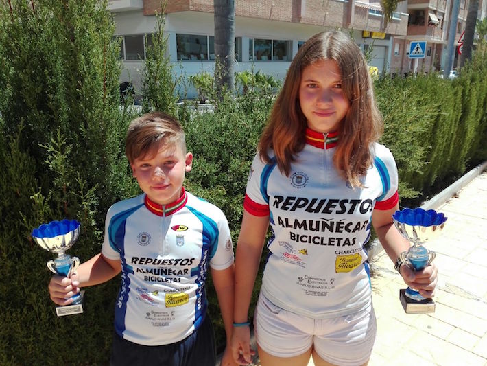 Tres bronces sumaron  ciclistas sexitanos en Bollulllos del Condado y Dos Hermanas