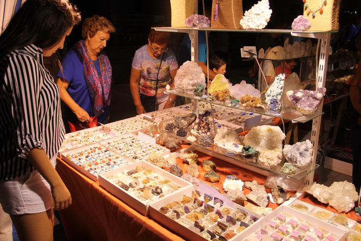 Buena acogida en la apertura de la IV Feria de los Minerales de Almucar