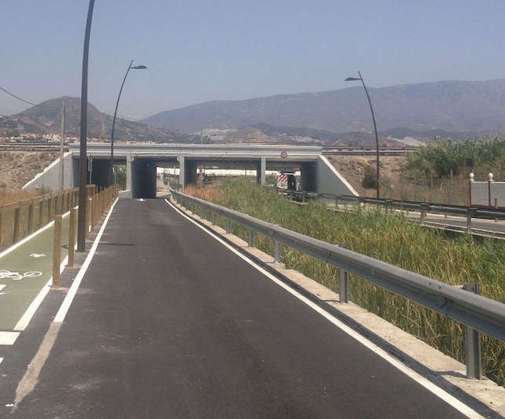 La concejalía de Agricultura, Parques y Jardines inicia la limpieza y adecuación de los carriles de la Rambla de las Brujas