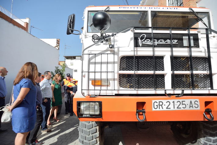 Medio Ambiente cede el uso de un vehículo contra incendios al Ayuntamiento de Pulianas

