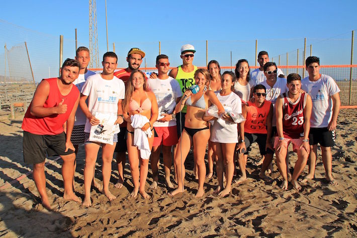 Javier Aznar y David Calero, en masculino, junto a Beln Calero y Arantxa Pareja, en femenino, vencedores del  VI Open Ciudad de Motril de Tenis Playa