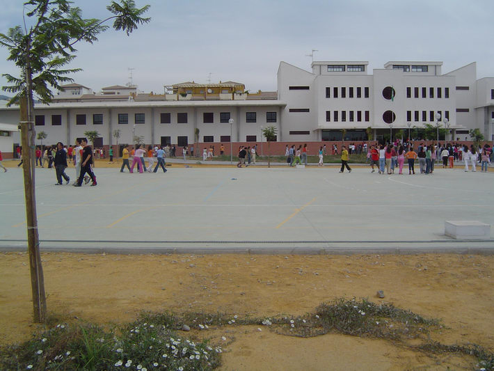Ms de 1600  alumnos de Secundaria inician sus clases este jueves en Almucar y La Herradura.
