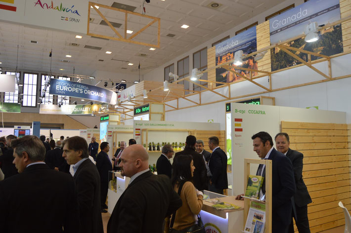 Puerto y Diputacin se promocionan en el  Seatrade Med de Tenerife