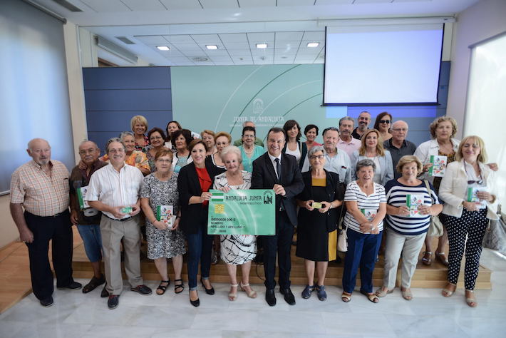 La Tarjeta Andaluca Junta sesentaycinco cumple 15 aos ahorrando 40 millones de euros a sus titulares en Granada 
