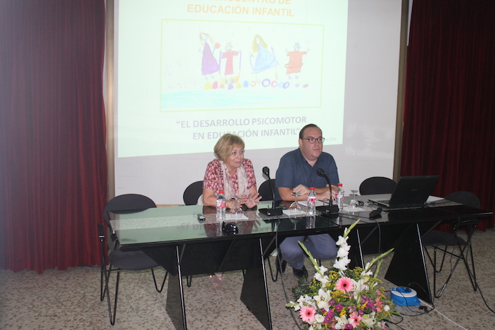 Medio centenar de alumnos participan en el XVIII encuentro de educacin infantil de Salobrea.
