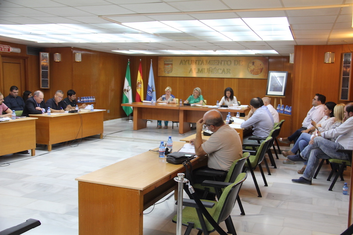 El Ayuntamiento de Almucar acuerda iniciar la resolucin de contrato de  la concesin para la reforma y explotacin del aparcamiento subterrneo del Mercado Municipal.
