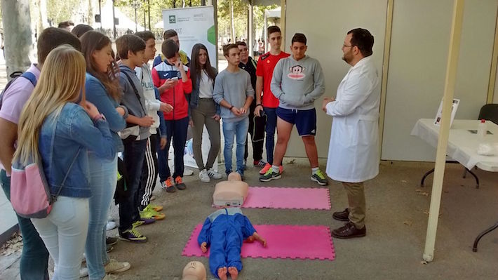 Profesionales de la sanidad p�blica acercan su trabajo a la ciudadan�a en la V Noche Europea de los Investigadores
