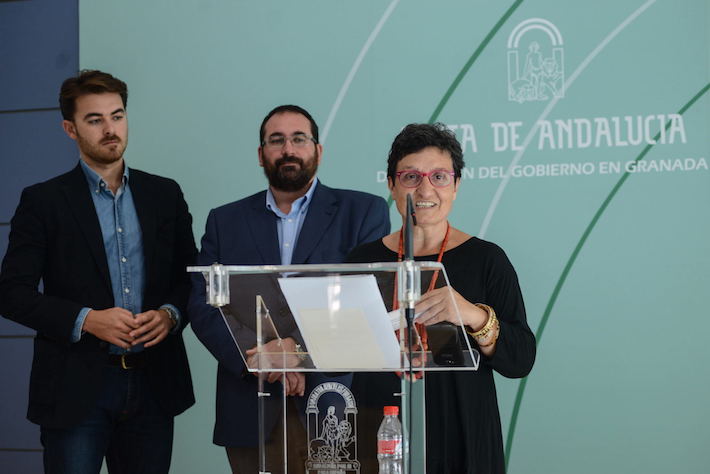 La consejería de Cultura reinicia en Albolote el ciclo Abecedaria que acerca a los escolares las artes escénicas y la música 