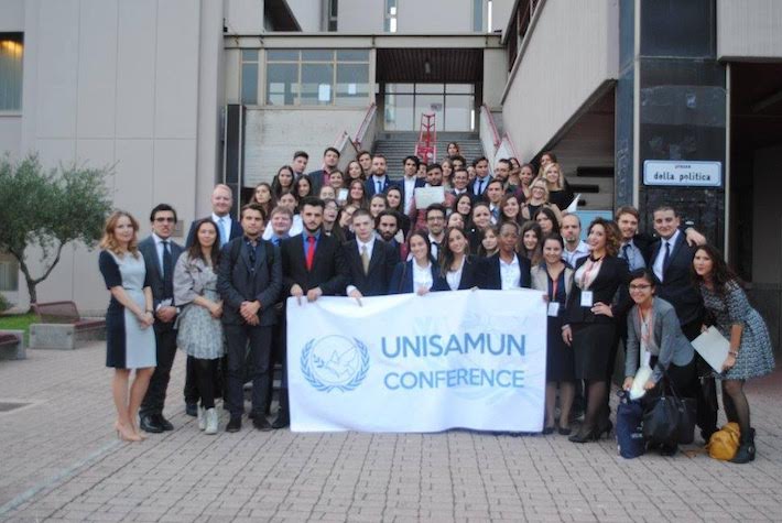 Un estudiante de la UGR gana una mencin honorfica en el Torneo Internacional de Debate Una simulacin de la ONU